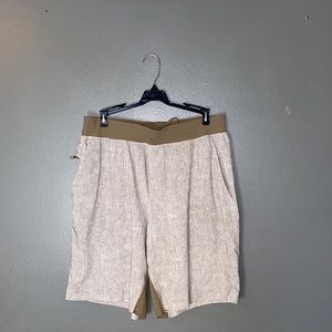 Lululemon athletica men’s athletic shorts size L great condition